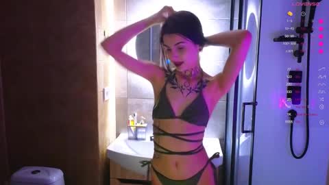 Donna online show from 11-21-25, 02:49