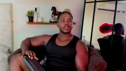 Snapshot of leonardo_jones1 chatting on 02-10-26, 10:36 Leandro jones online show from 02-10-26, 10:36