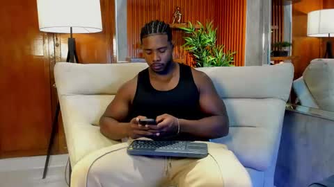 Snapshot of leonardo_jones1 chatting on 02-23-26, 02:31 Leandro jones online show from 02-23-26, 02:31