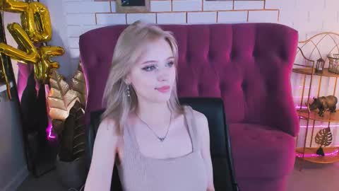 leonastone online show from 10-10-25, 05:45