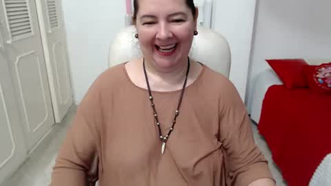 leonela   online show from 06-26-26, 11:42