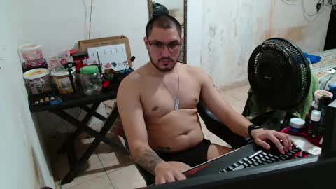 Snapshot of leonino231 chatting on 10-07-25, 01:03 leonino231 online show from 10-07-25, 01:03