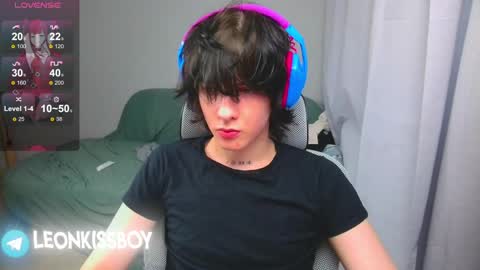leonkissboy online show from 04-15-26, 04:08