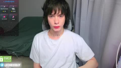 leonkissboy online show from 04-24-26, 08:11