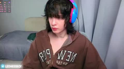 leonkissboy online show from 06-11-26, 06:50