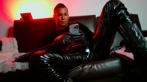 Lenardo jaramillo online show from 02-08-25, 09:24