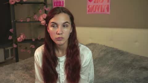 leontinecurly online show from 10-28-25, 08:33