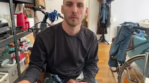 Snapshot of leonvampire chatting on 09-11-25, 08:58 Leon online show from 09-11-25, 08:58