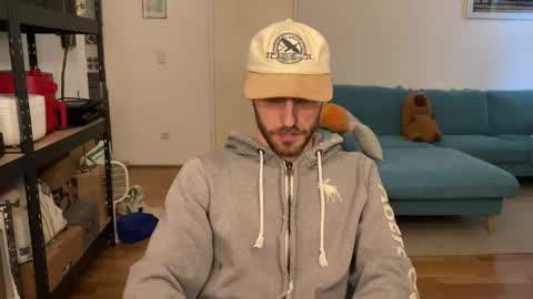 Leon online show from 03-10-26, 03:06