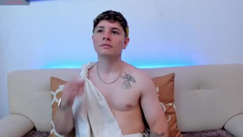 Snapshot of leoo_miller chatting on 10-18-25, 09:26 Leo online show from 10-18-25, 09:26