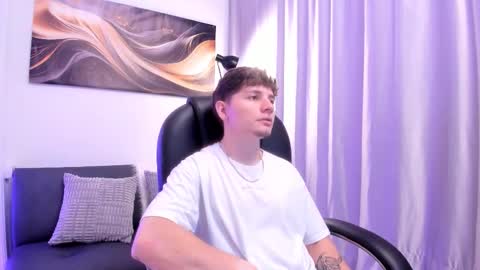 Snapshot of leoo_miller chatting on 11-16-25, 01:55 Leo online show from 11-16-25, 01:55