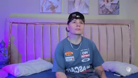 Snapshot of leoo_miller chatting on 11-21-25, 05:06 Leo online show from 11-21-25, 05:06