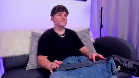 Snapshot of leoo_miller chatting on 12-03-25, 04:20 Leo online show from 12-03-25, 04:20