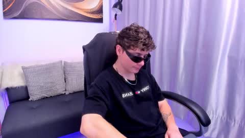 Snapshot of leoo_miller chatting on 12-04-25, 05:06 Leo online show from 12-04-25, 05:06