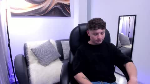 Snapshot of leoo_miller chatting on 12-14-25, 04:29 Leo online show from 12-14-25, 04:29