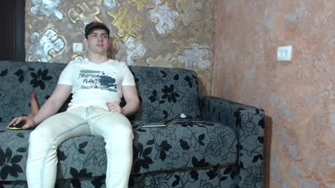 Snapshot of leoroman chatting on 01-12-25, 01:37 leoroman online show from 01-12-25, 01:37