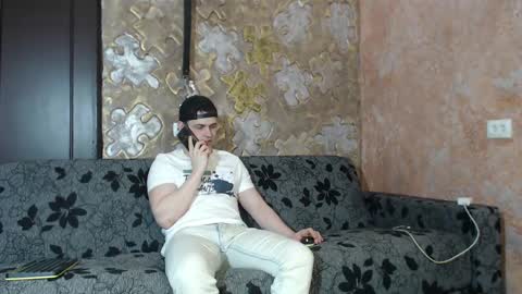 Snapshot of leoroman chatting on 02-22-25, 08:29 leoroman online show from 02-22-25, 08:29