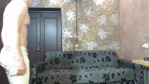 Snapshot of leoroman chatting on 09-12-25, 04:29 leoroman online show from 09-12-25, 04:29