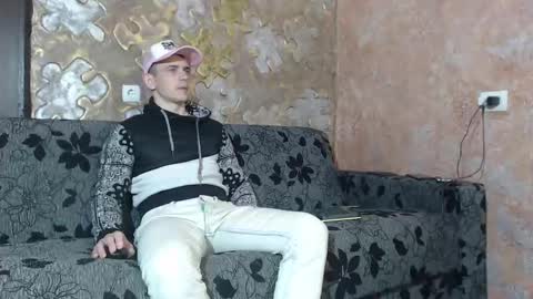 Snapshot of leoroman chatting on 10-24-25, 08:00 leoroman online show from 10-24-25, 08:00