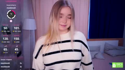 Snapshot of leotafredericks chatting on 10-24-25, 05:15 Hello everyone Im Lora Its my first day Were going to have fun together online show from 10-24-25, 05:15