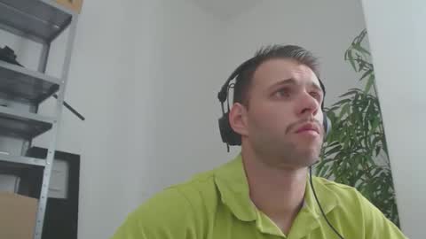 leozinhohd online show from 09-30-25, 04:45