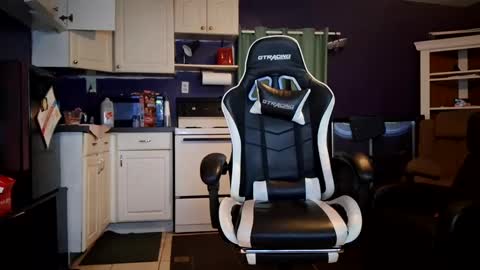 Snapshot of leppard6148 chatting on 09-21-25, 06:48 Keith online show from 09-21-25, 06:48