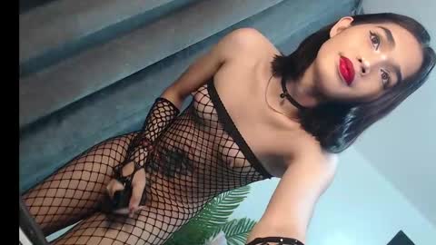 Snapshot of lesi_trisha chatting on 02-23-25, 05:50 Trisha18 online show from 02-23-25, 05:50