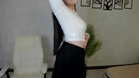 Lesley online show from 09-28-25, 05:46