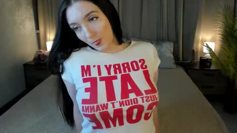 Lesley online show from 11-21-25, 04:33