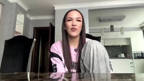 Snapshot of leslidagis chatting on 03-05-26, 07:26 Hello my name is Carry online show from 03-05-26, 07:26