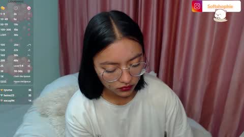 Snapshot of leslie__anderson chatting on 03-08-25, 05:28 Leslie online show from 03-08-25, 05:28