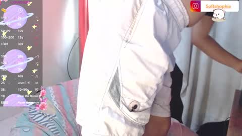 Snapshot of leslie__anderson chatting on 09-20-25, 12:17 Leslie online show from 09-20-25, 12:17