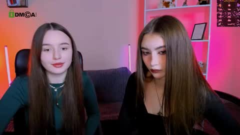 Snapshot of leslie_bird chatting on 11-28-25, 10:07 leslie_bird online show from 11-28-25, 10:07