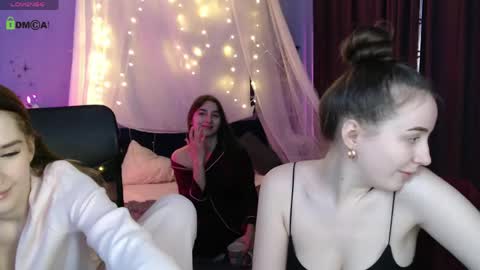 leslie_bird online show from 04-14-26, 09:04