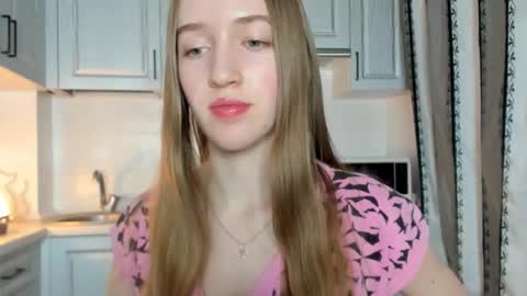  LESLIE   online show from 10-30-25, 07:14