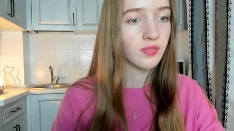  LESLIE   online show from 11-26-25, 04:19