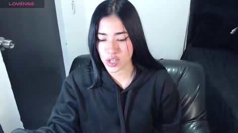 leslie  online show from 01-24-25, 02:49