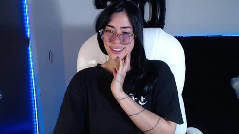 leslie  online show from 03-12-25, 02:09