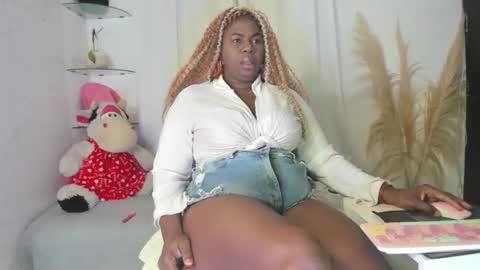 lesliee_brownn online show from 02-10-26, 08:18