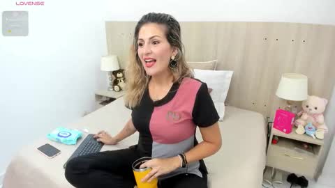 Lesly Santodomingo online show from 01-14-26, 11:05