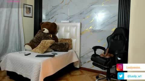 I am here from Monday to Friday from 730 am to 130 pm Colombia time and saturday from 500 am to 1000 am .... Soon Blue page online show from 04-10-26, 12:21