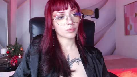 Snapshot of lessboobs_gh chatting on 12-04-24, 12:14 Less online show from 12-04-24, 12:14