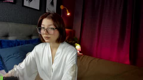 Snapshot of lessi_grace chatting on 04-05-26, 01:03 Lessi online show from 04-05-26, 01:03