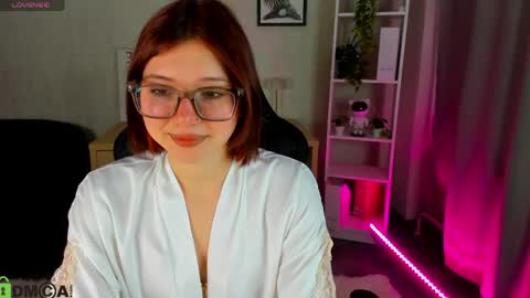Snapshot of lessi_grace chatting on 04-20-26, 12:57 Lessi online show from 04-20-26, 12:57