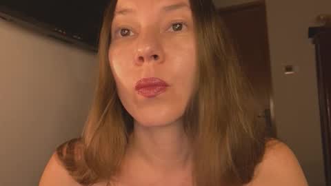 Snapshot of lessya_magic chatting on 09-27-25, 11:04 lessya_magic online show from 09-27-25, 11:04