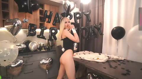 Snapshot of lessyluiz chatting on 05-15-26, 10:39 Hi my name is Lessy I am 18 years old. Im new here but I really like making new acquaintances online show from 05-15-26, 10:39