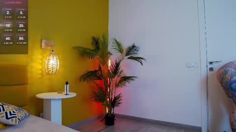 Snapshot of lessysweety chatting on 09-09-25, 02:44 Lessy online show from 09-09-25, 02:44