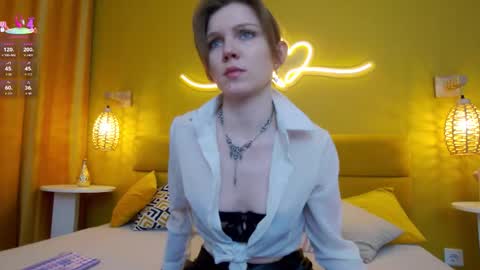 Snapshot of lessysweety chatting on 10-22-25, 03:07 Lessy online show from 10-22-25, 03:07