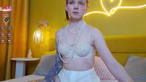 Snapshot of lessysweety chatting on 11-05-25, 04:12 Lessy online show from 11-05-25, 04:12