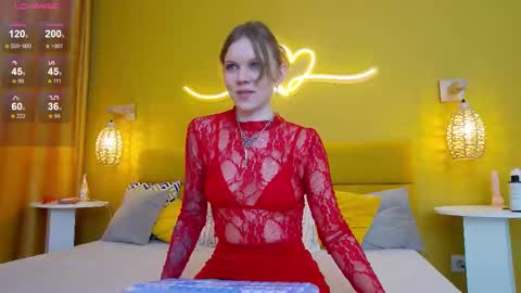 Snapshot of lessysweety chatting on 11-17-25, 03:23 Lessy online show from 11-17-25, 03:23